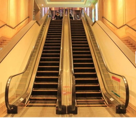 9000 คน / ชั่วโมง บันไดเลื่อนแนวนอนเคลื่อนที่สำหรับบ้าน 0.8m Step
