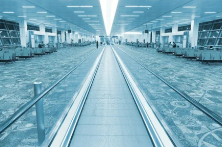 ทางเท้าสำหรับเคลื่อนย้ายสนามบิน 11 องศา VVVF ควบคุมทางเท้าอลูมิเนียมอัลลอยด์