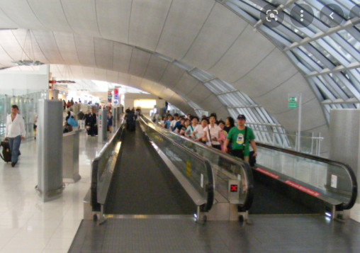 ODM Flat Escalator ในรถไฟใต้ดินสนามบิน